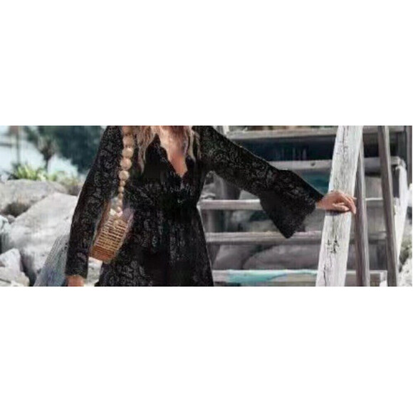 Abstract Pattern Lace Swimsuit Coverup Size Medium - Picture 6 of 7